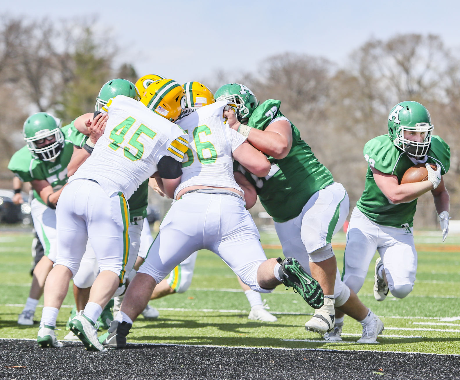 040521-qc-spt-gen-alleman-fball-16.JPG